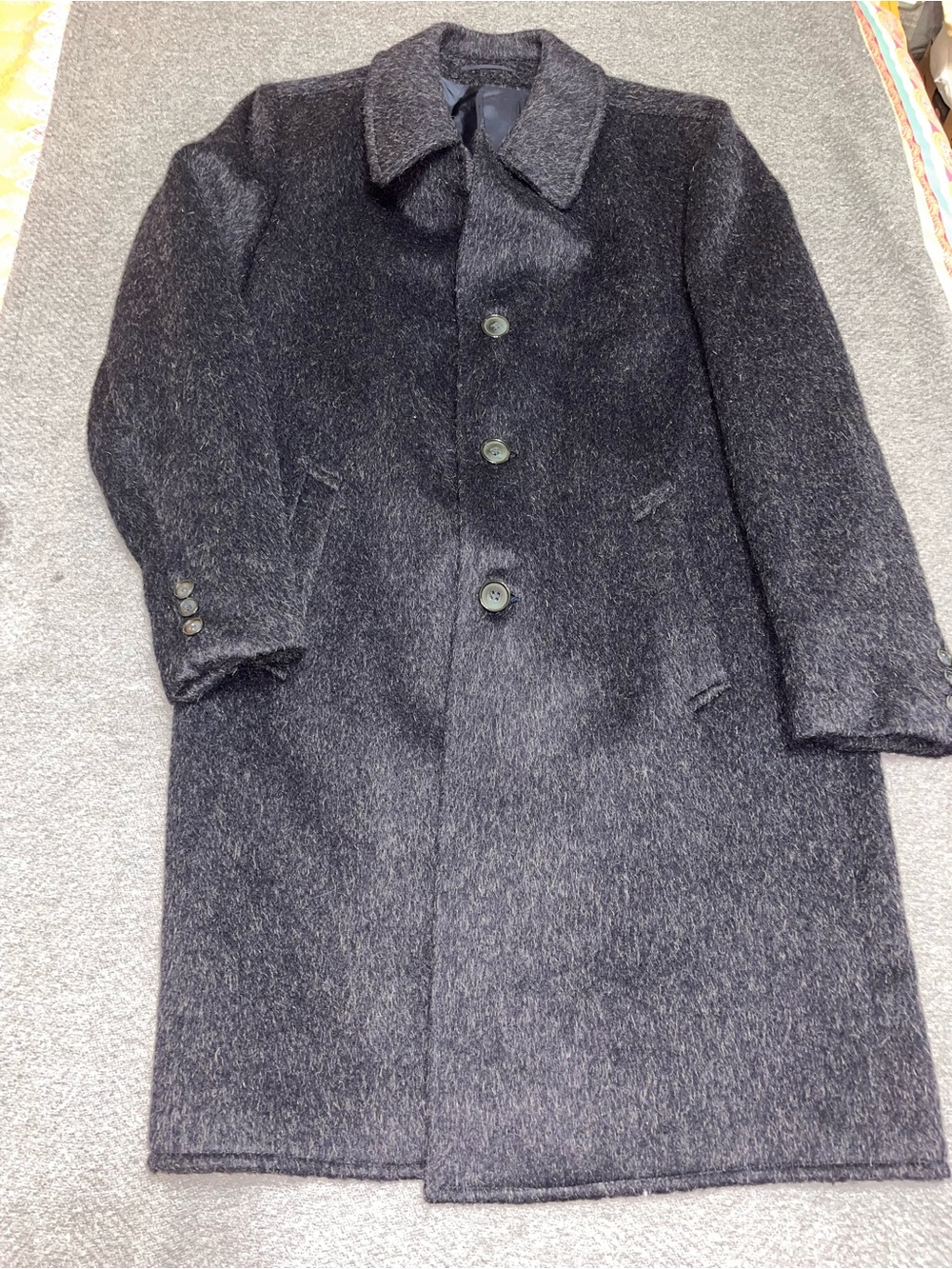 EUC men’s VTG Monti Made In Italy overcoat. Made it mohair & wool. Size Large